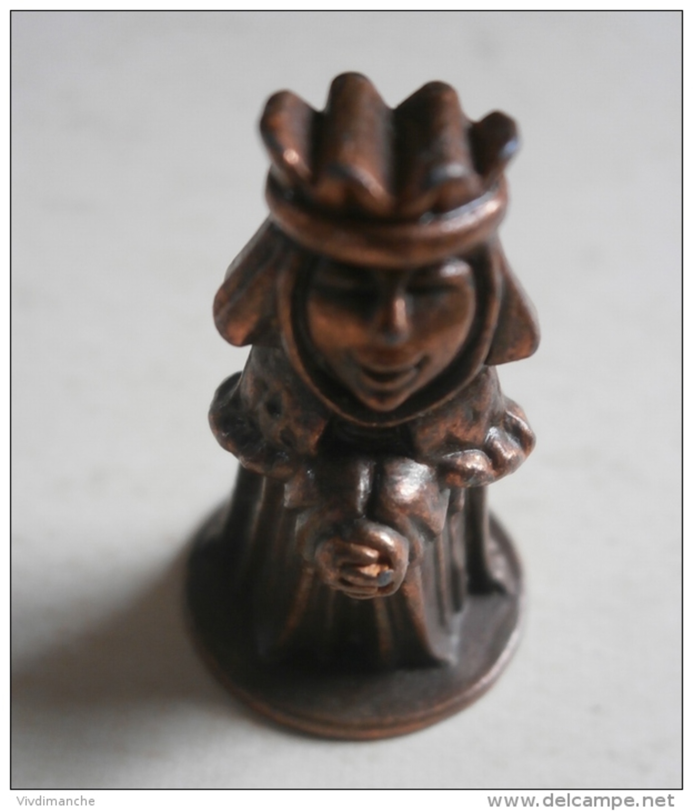 KINDER REINE COULEUR CUIVRE ROUGE FIGURINE CREUSE - Metallfiguren