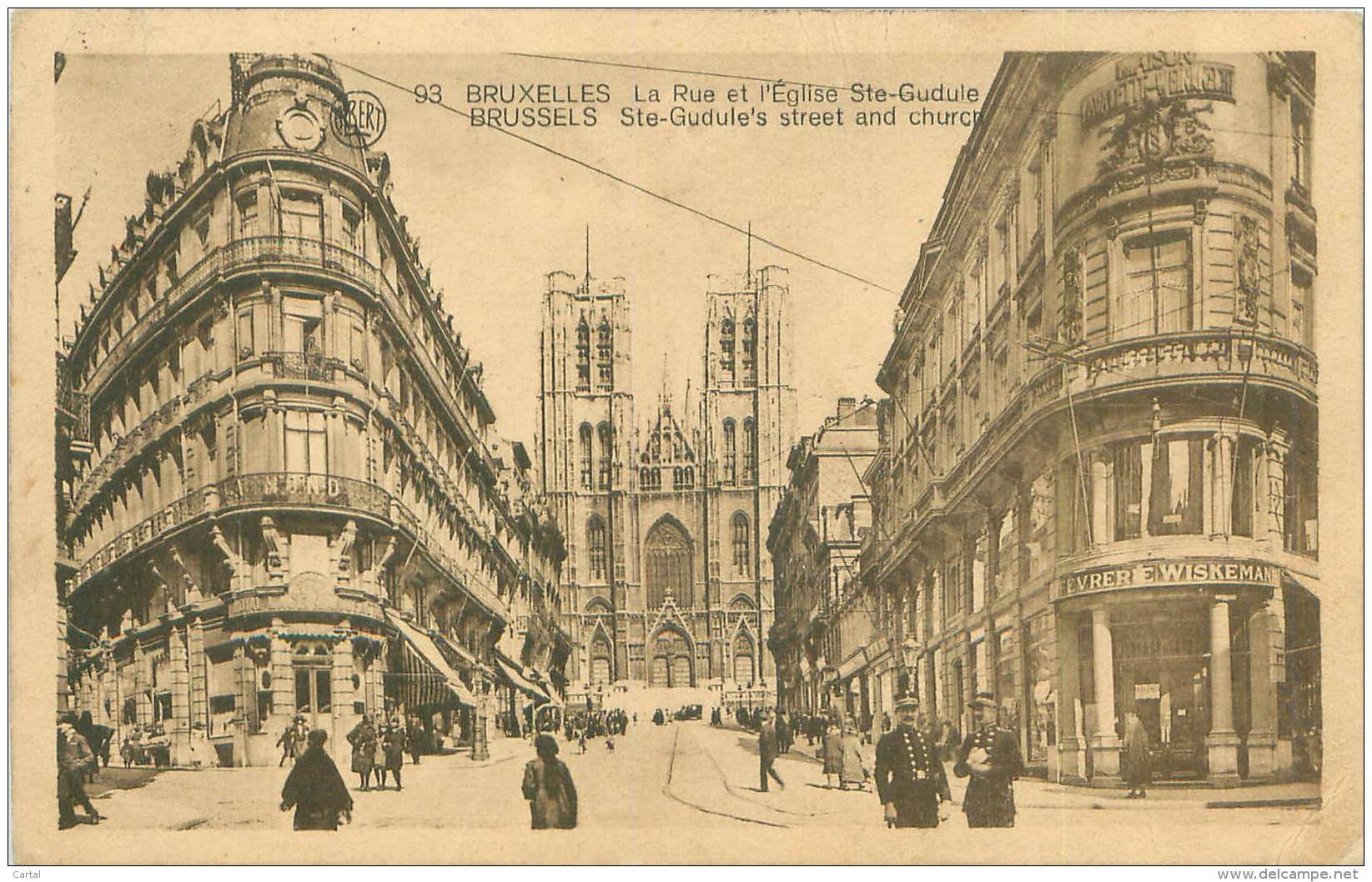 BRUXELLES - La Rue Et L'Eglise Ste-Gudule - Avenues, Boulevards