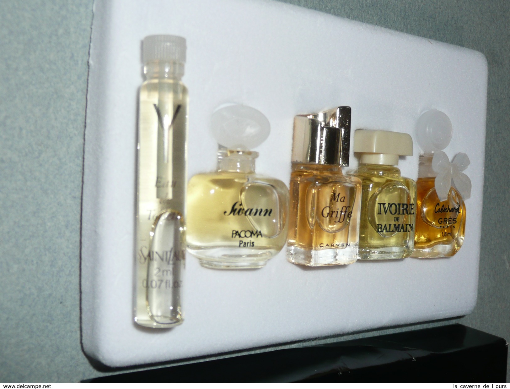 Rare Coffret "Les Meilleurs Parfums De Paris", 4 Miniatures Et 1 échantillon, Carven Pacoma Balmain Grès - Miniatures Femmes (sans Boite)