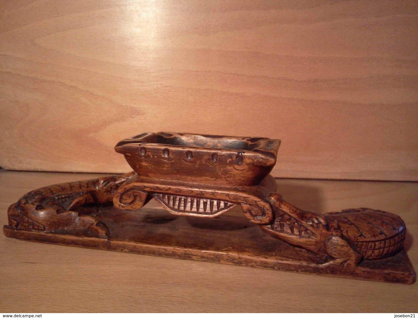 Ancien Cendrier En Bois Sculpté Monoxyle Crocodile Egypte, Début XX ème - Autres & Non Classés