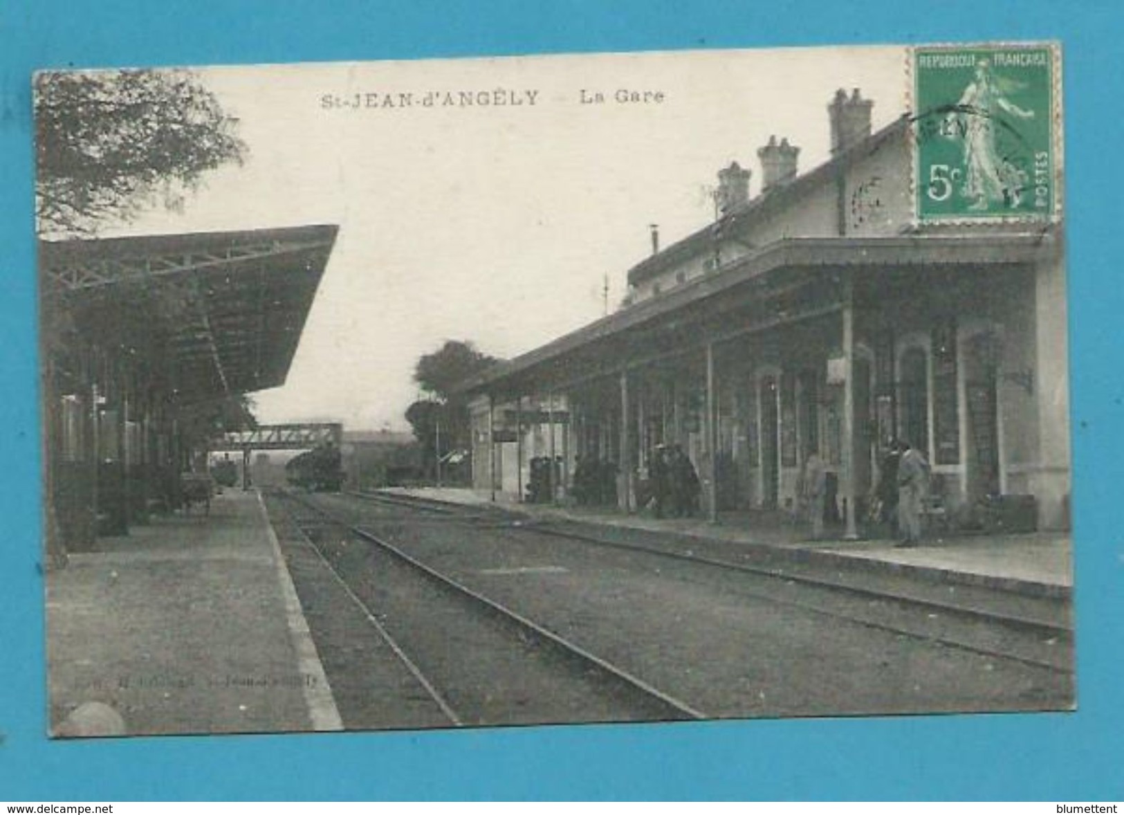 CPA - Chemin De Fer Arrivée D'un Train En Gare ST-JEAN-D'ANGELY 17 - Saint-Jean-d'Angely