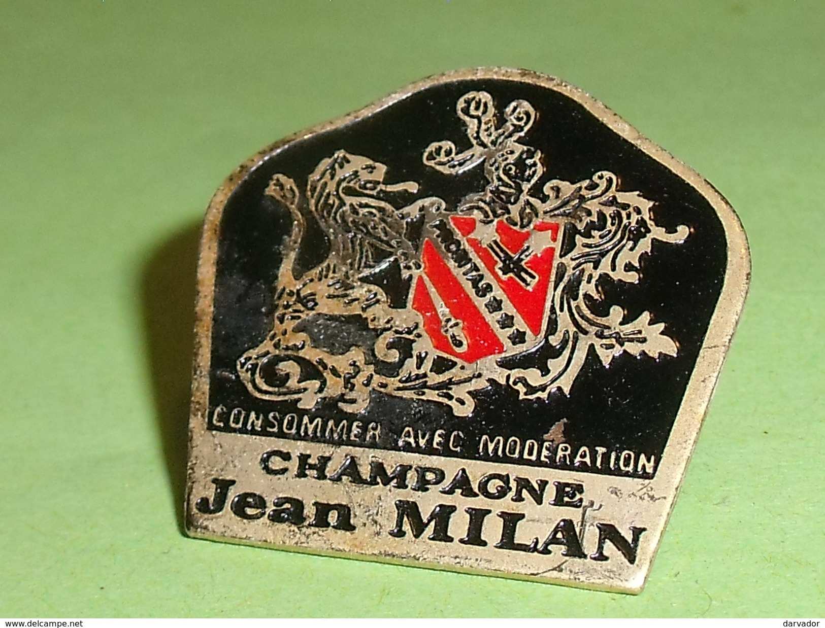 Pin's / Boissons  : Champagne , Jean Milan    TB2Q - Boissons