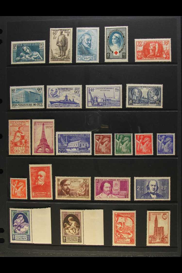 1939 YEAR SET - NEVER HINGED MINT  A Complete Year Set, From Yv 419/450, Presented On Stock Pages. Never Hinged Mint (30 - Other & Unclassified