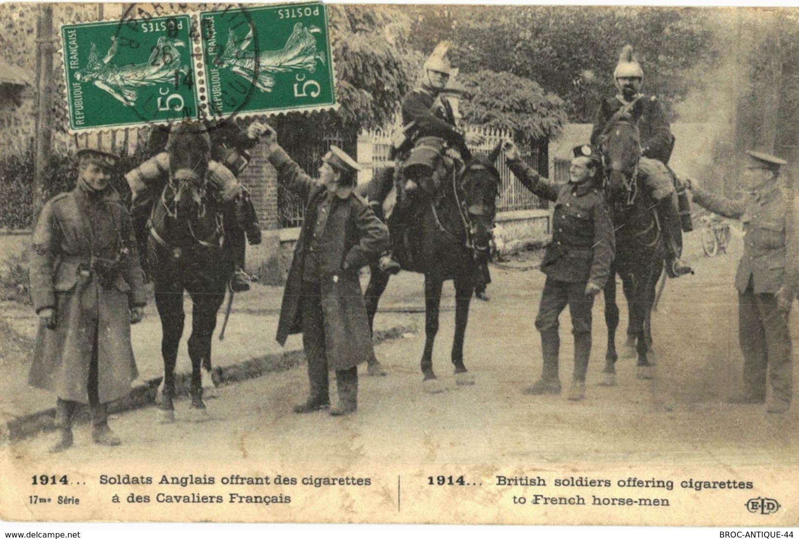 CPA N°8104 - LOT DE 2 CARTES SOLDATS ANGLAIS OFFRANT DES CIGARETTES + INFANTERIE ANGLAISE EN EMBUSCADE - MILITARIA 14-18 - Oorlog 1914-18