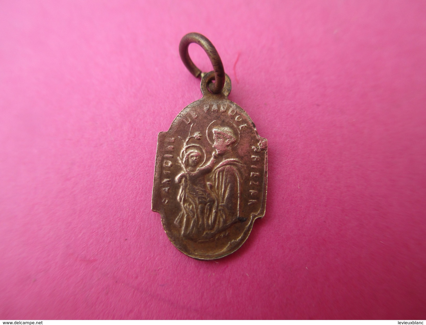 Mini Médaille Religieuse Ancienne / François D'Assise / Antoine De Padoue/ Or ? /XIXéme     CAN495 - Religion & Esotericism