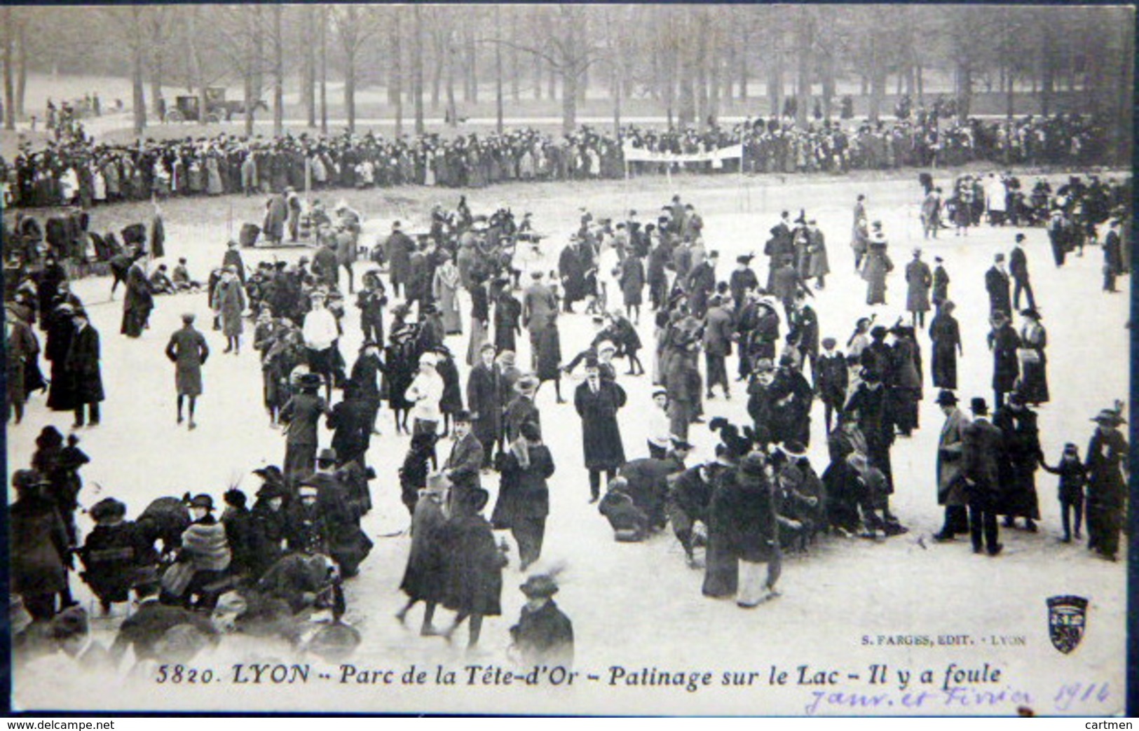 69 LYON PATINAGE SUR LE LAC DU PARC DE LA TETE D'OR  AFFLUENCE SPORT HIVER GLACE CARTE  1914 - Eiskunstlauf