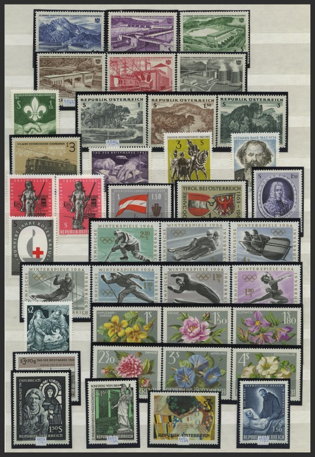 SAMMLUNGEN **, Postfrische Sammlung Österreich Von 1959-89 Im Einsteckbuch, Komplett Bis Auf Freimarken-Ausgaben, Pracht - Collections