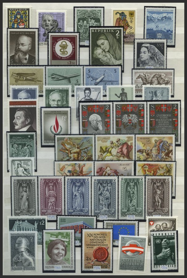 SAMMLUNGEN **, Postfrische Sammlung Österreich Von 1959-89 Im Einsteckbuch, Komplett Bis Auf Freimarken-Ausgaben, Pracht - Colecciones