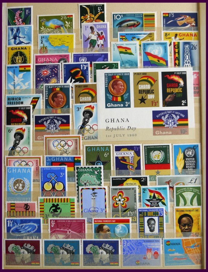 GHANA **, *, 1957-80, ungebrauchte, wohl fast komplette Sammlung im Einsteckbuch, mit vielen Blocks und Kleinbogen, Prac