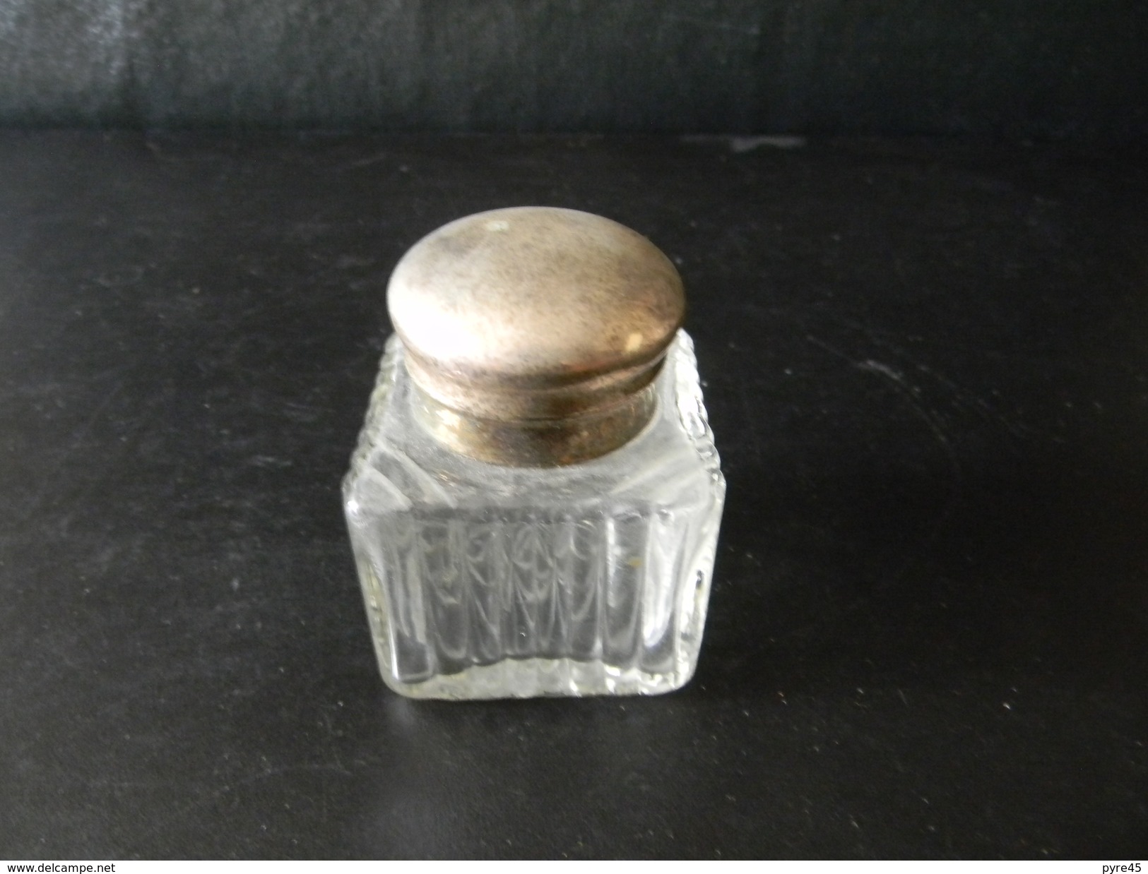 ENCRIER EN VERRE ET METAL ARGENTE OU ARGENT ? 4.5 X 4.5 X 6 CM POIDS 121 GR - Encriers