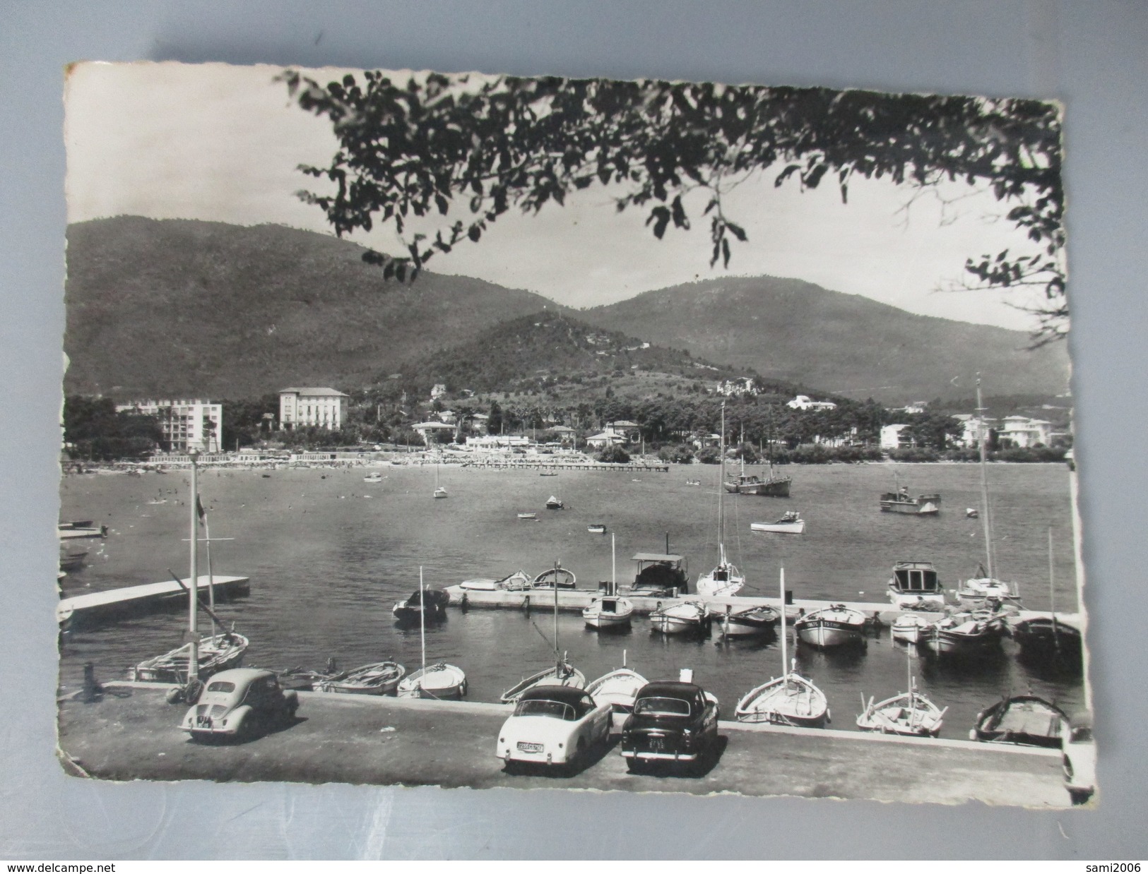 CPA PHOTO 83 CAVALAIRE SUR MER LE PORT VOITURES ANCIENNES - Cavalaire-sur-Mer