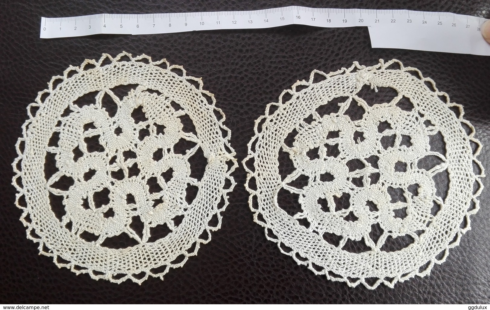 Lot De 2 Napperons En Dentelle - Laces & Cloth