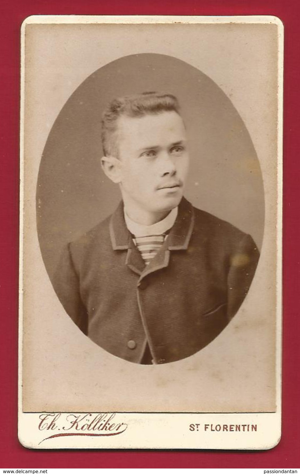 Photographie CDV - Studio Kölliker à Saint-Florentin - Cliché Studio D'un Jeune Homme - Personnes Anonymes