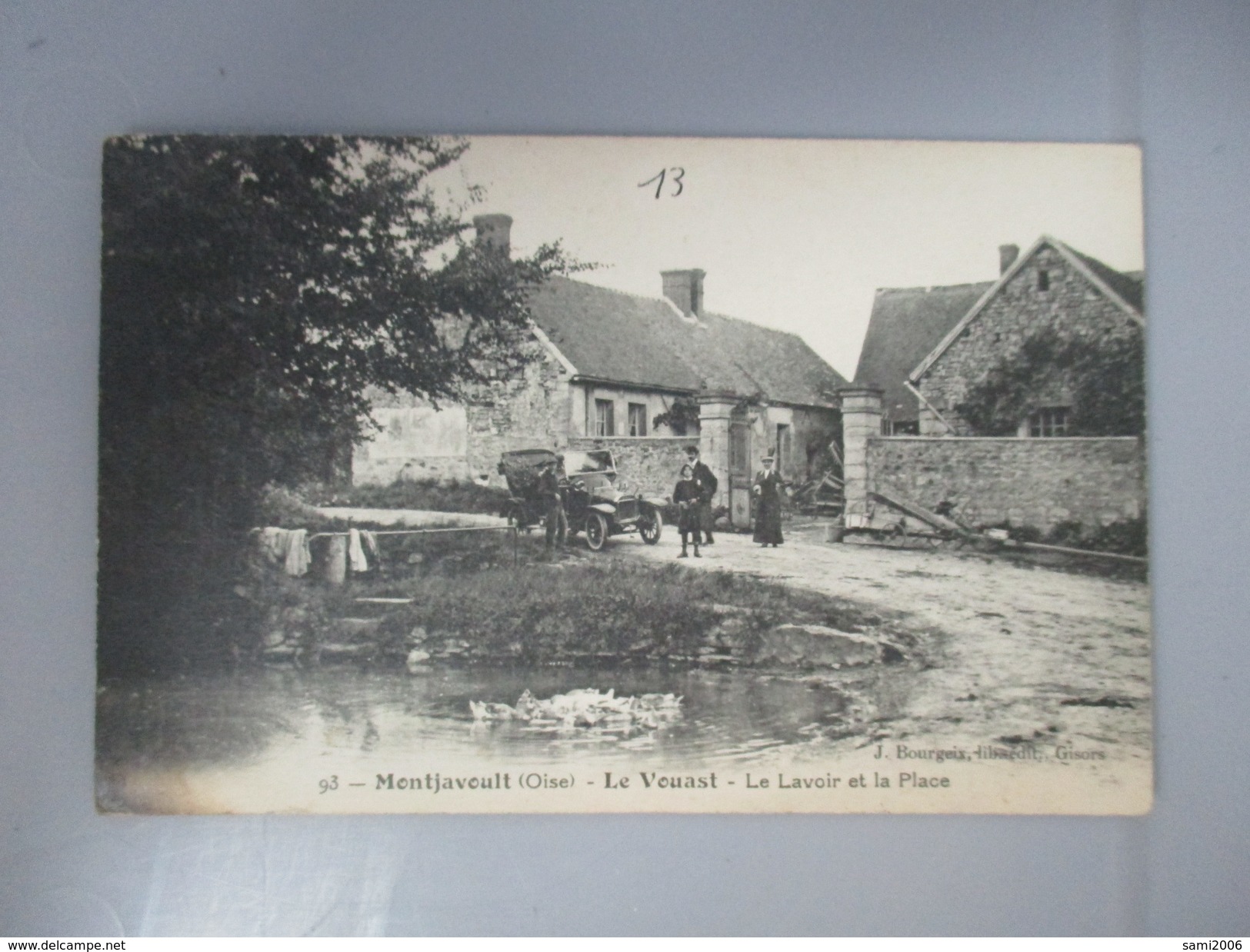 CPA 60 MONTJAVOULT LE VOUAST LE LAVOIR ET LA PLACE VOITURE ANCIENNE - Montjavoult