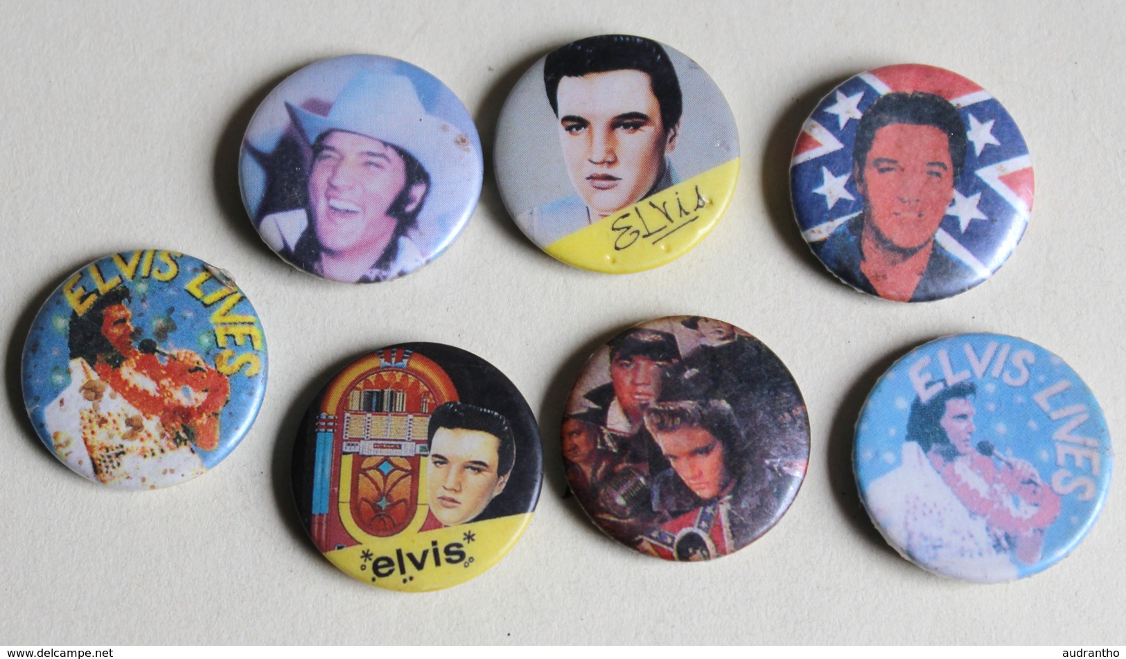 1 Badge Elvis Presley A Choisir Parmi 10 The King Ancien Vintage - Varia