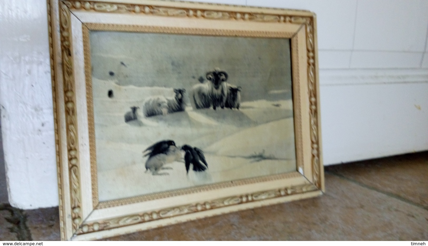 Tableau en SOIE tissée - Scène animalière - Oiseaux Lièvre Troupeau MOUFLONS dans la neige cadre bois - non signé
