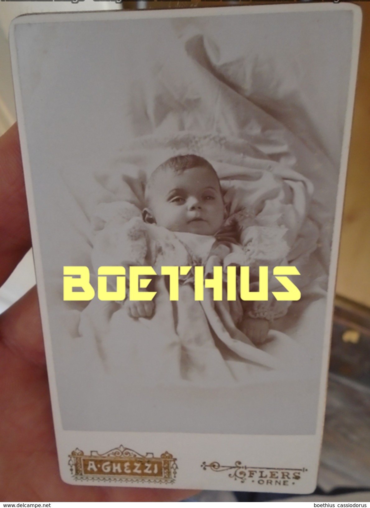 CDV A. GHEZZI FLERS ENFANT,BEBE (peut-être Après Décès) Dans Une Sorte De Lange. - Anonyme Personen