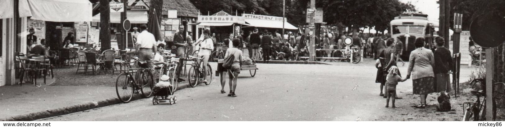 LA TREMBLADE-1957-Le Carrefour,avenue Camille Daniel Et Allées Gabriel (très Animée,vélo)- Belle Carte-cachet SAUJON - La Tremblade
