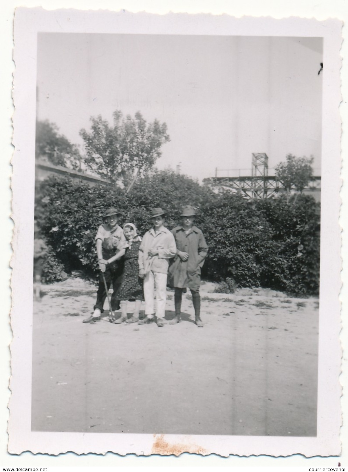 SCOUTISME -  MARSEILLE - 6 Petites Photos Scoutisme - Fête De Jeanne D'Arc 10/05/1942 - Scoutisme