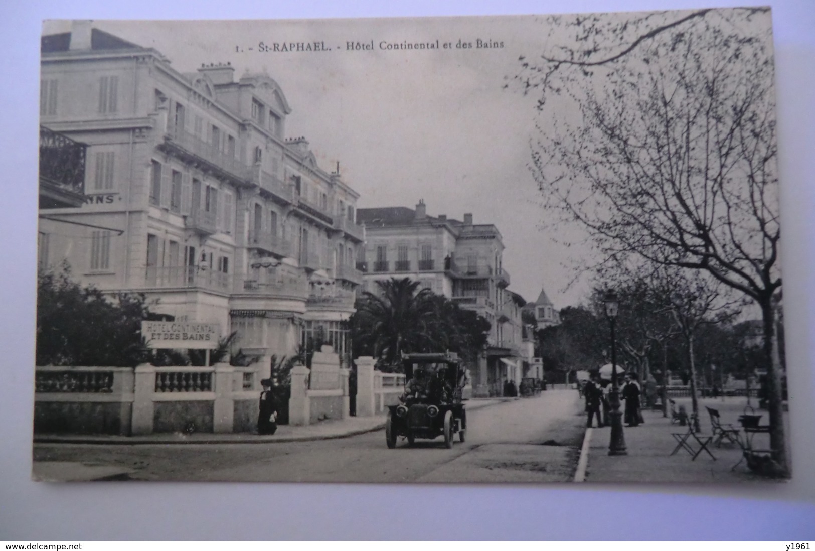 CPA 83 VAR SAINT RAPHAEL. Hôtel Continental Et Des Bains. - Saint-Raphaël