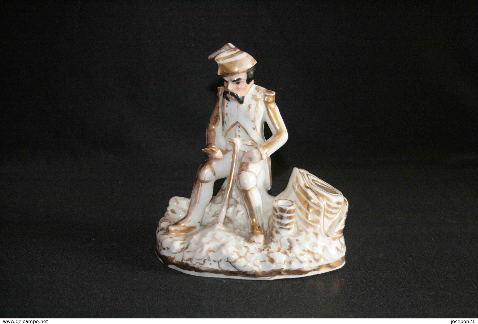 ancien grand encrier en porcelaine de vieux Paris hussard militaire XIX ème