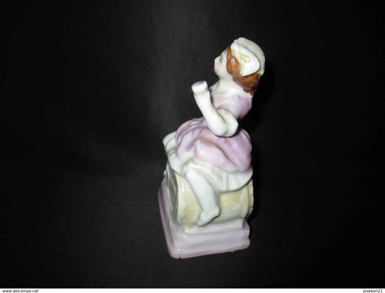 Ancien Encrier Peint En Porcelaine De Vieux Paris Femme Assise Tonneau XIX ème - Tintenfässer