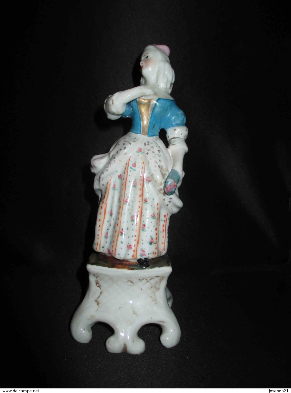 ancien encrier peint en porcelaine de vieux Paris demoselle debout XIX ème