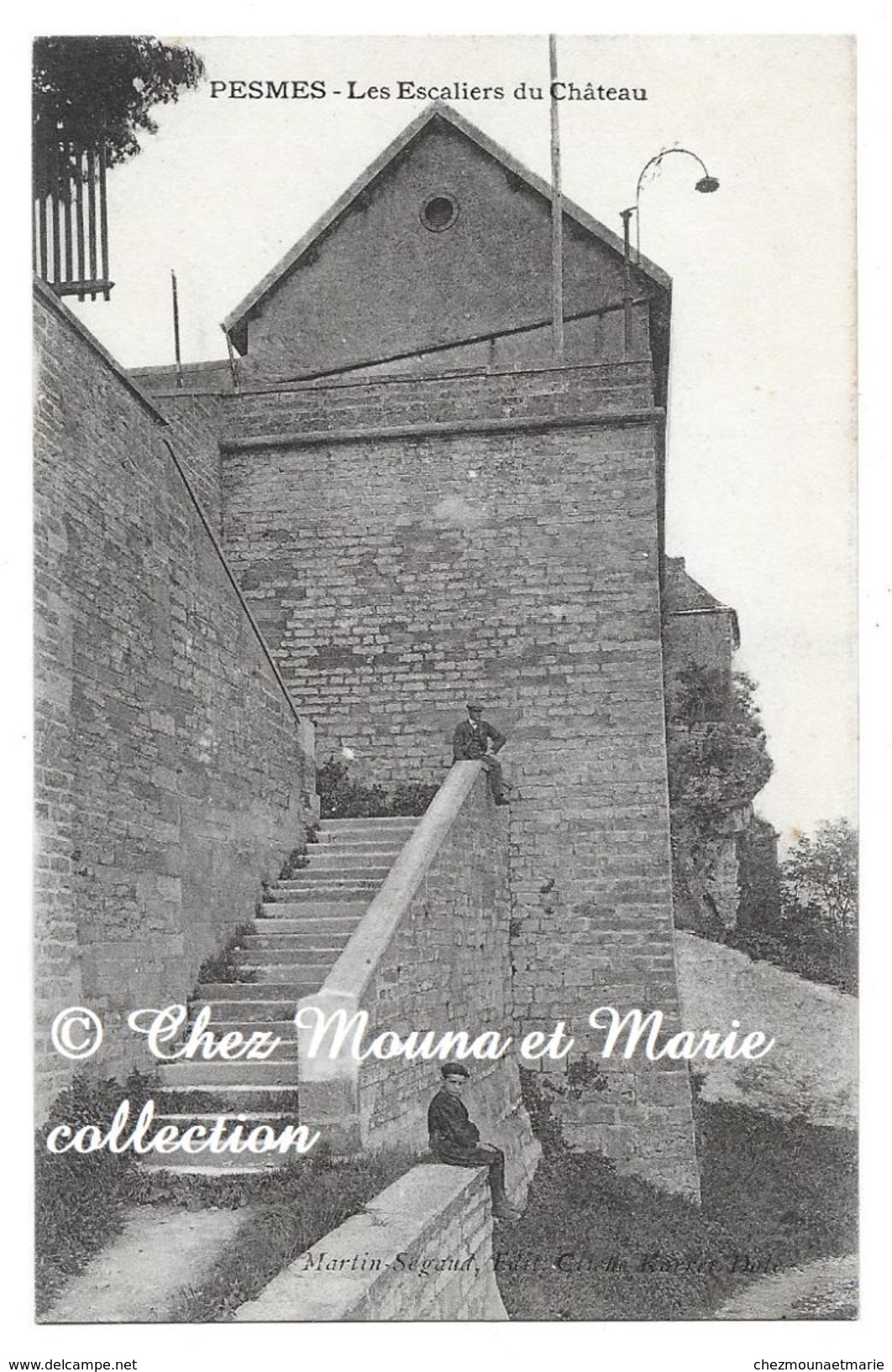 PESMES - LES ESCALIERS DU CHATEAU - HAUTE SAONE - CPA - CARTE POSTALE ANCIENNE - Pesmes