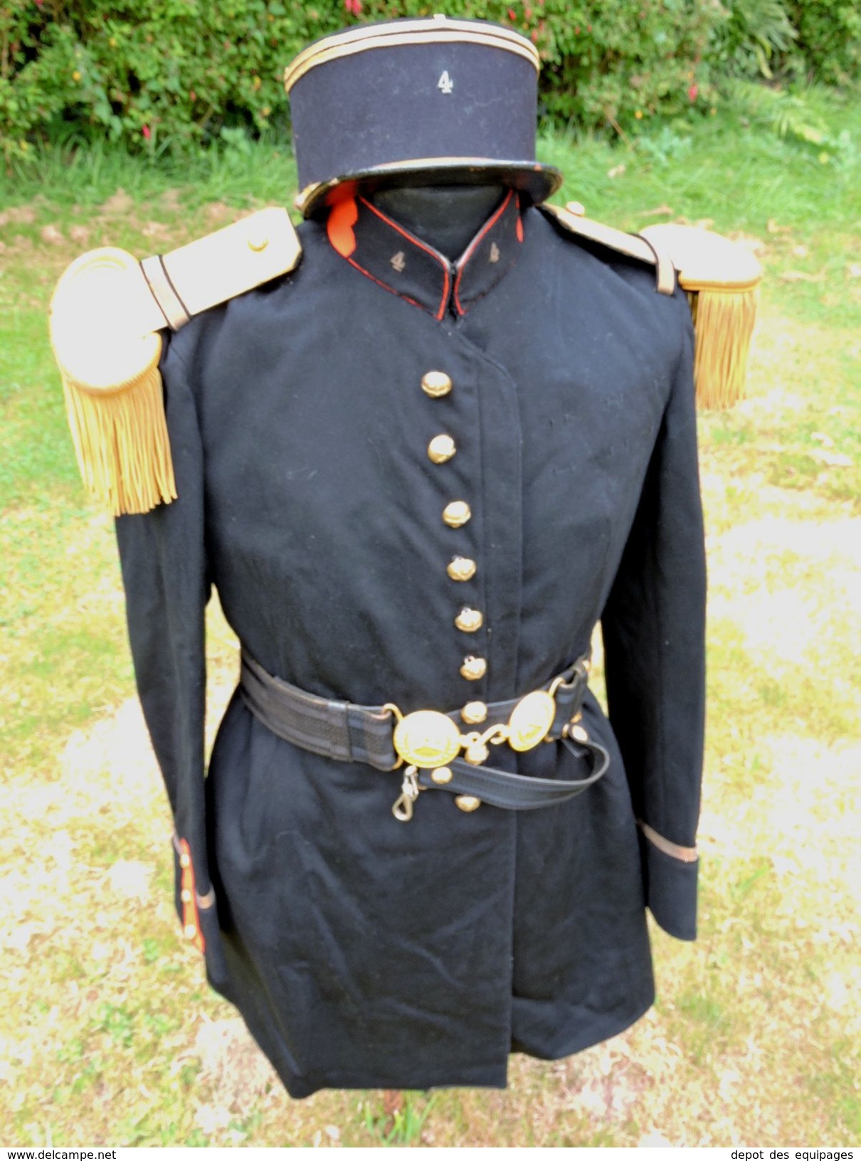 SUPERBE ENSEMBLE  MODELE 1931 GRANDE TENUE 4° REGIMENT ARTILLERIE !!!!!!!!!.. - Uniformen