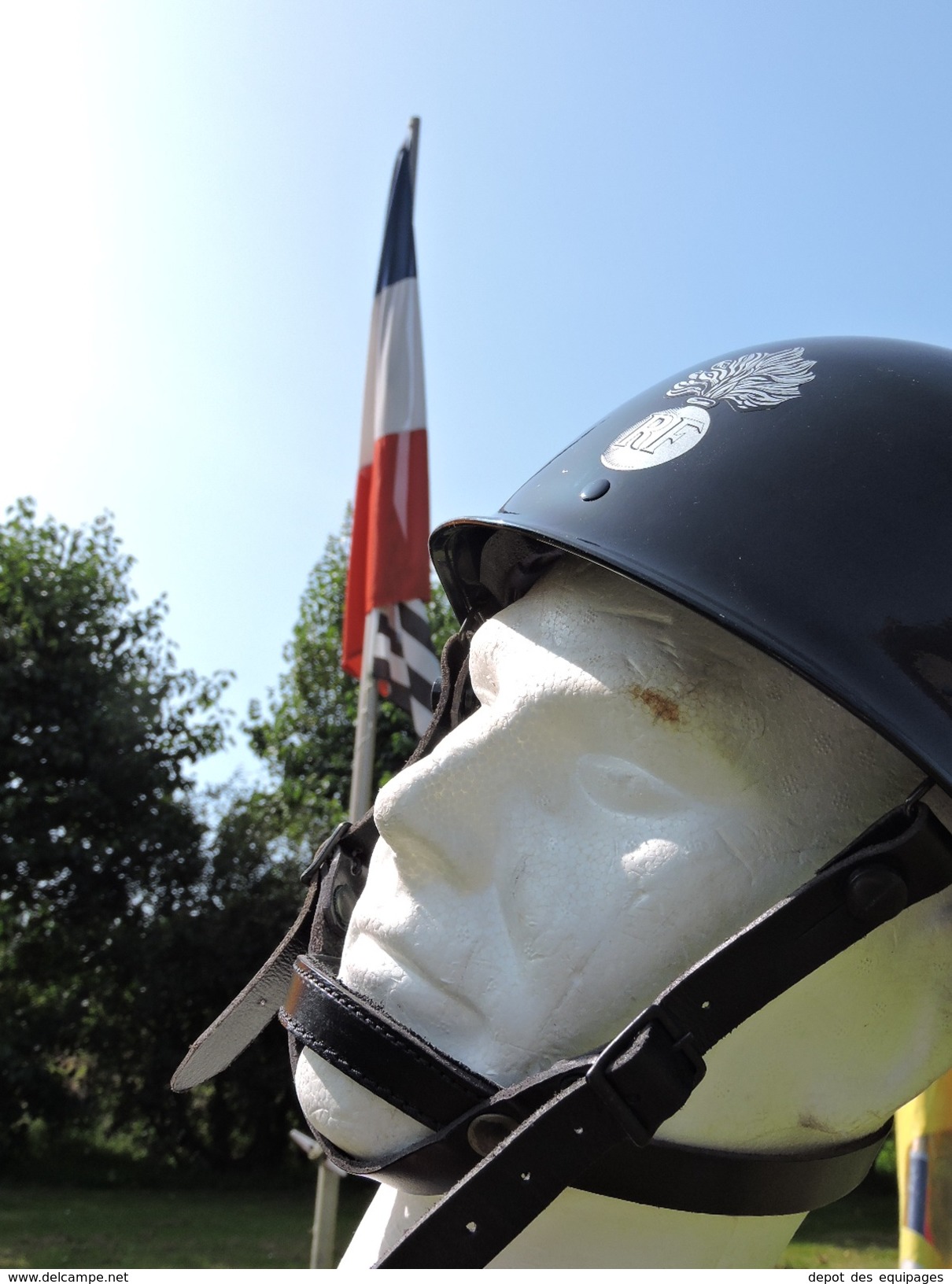 SUPERBE CASQUE F.1  GENDARMERIE Daté 1992 - ETAT NEUF - Police & Gendarmerie