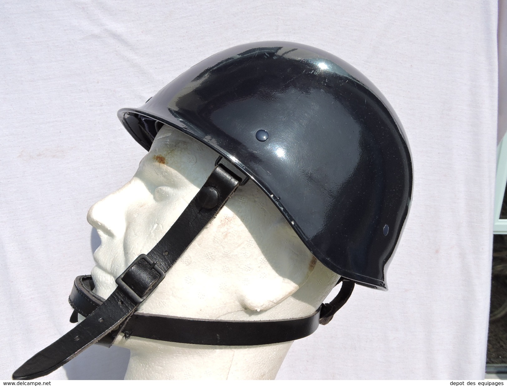 SUPERBE CASQUE F.1  GENDARMERIE daté 1992 - ETAT NEUF