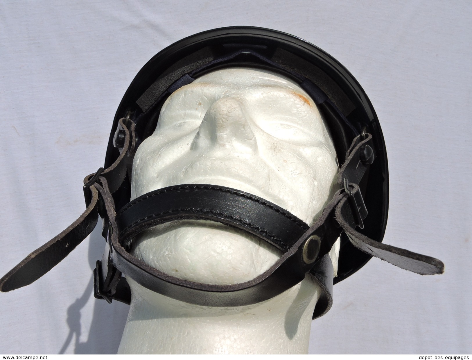 SUPERBE CASQUE F.1  GENDARMERIE daté 1992 - ETAT NEUF