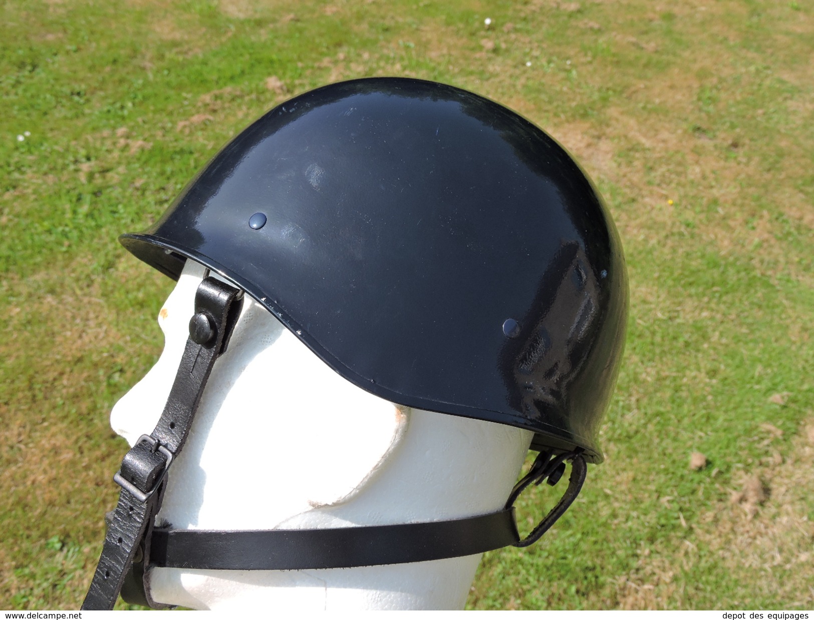 SUPERBE CASQUE F.1  GENDARMERIE daté 1992 - ETAT NEUF