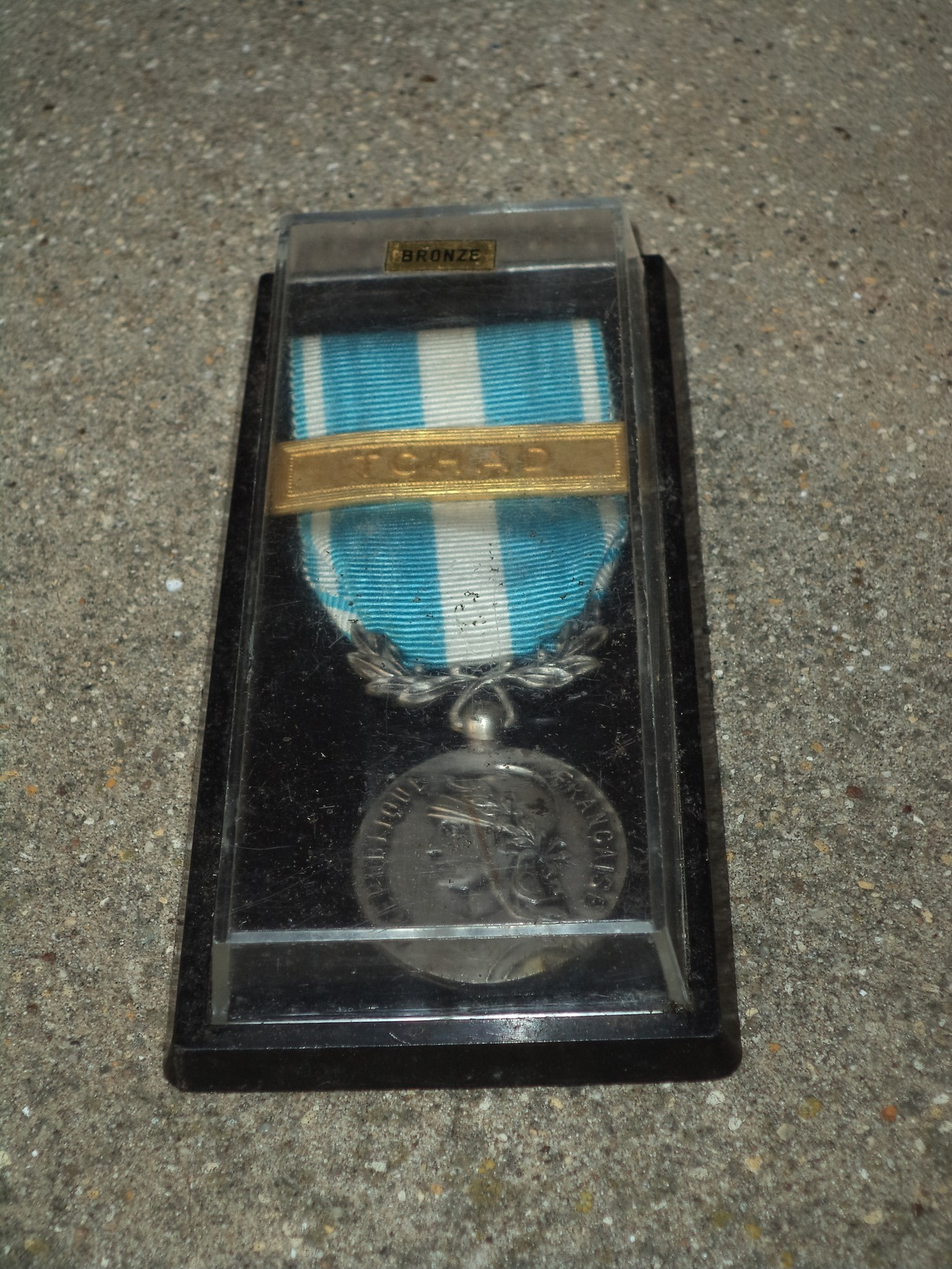 Médaille D'Outre-Mer Avec 1 Barette / Agrafe: TCHAD Dans Son écrin - France