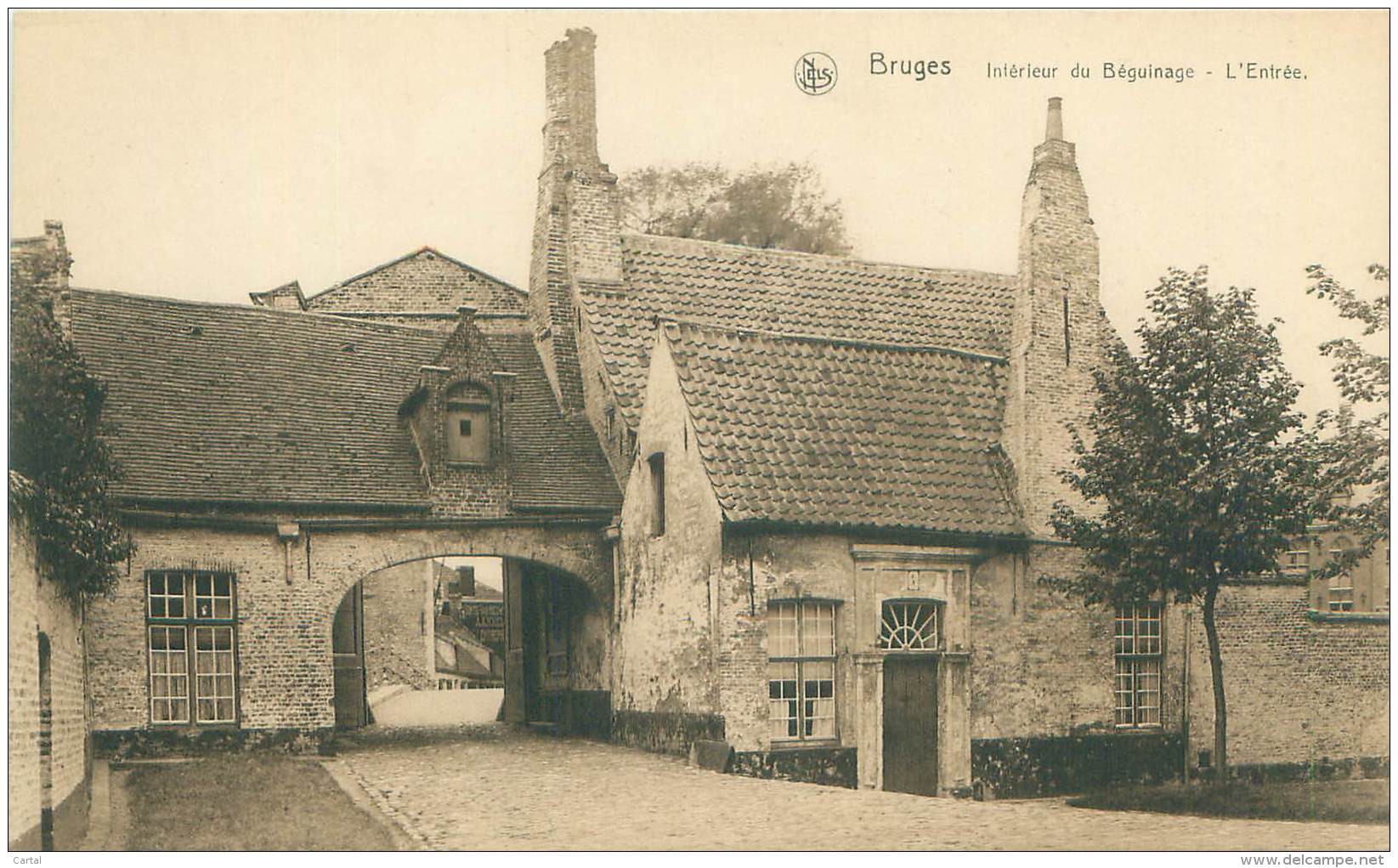 BRUGES - Intérieur Du Béguinage - L'Entrée - Brugge