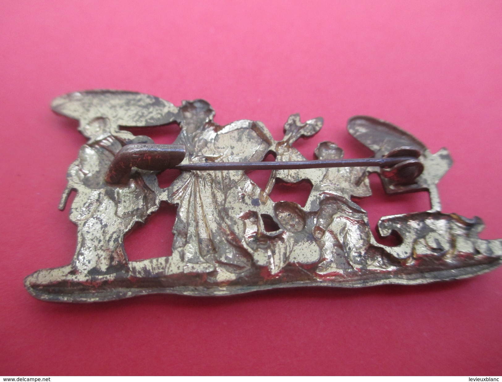 Broche Fantaisie //Famille Japonaise/ /Bronze Doré / Début  XXéme Siécle     BIJ53 - Brooches