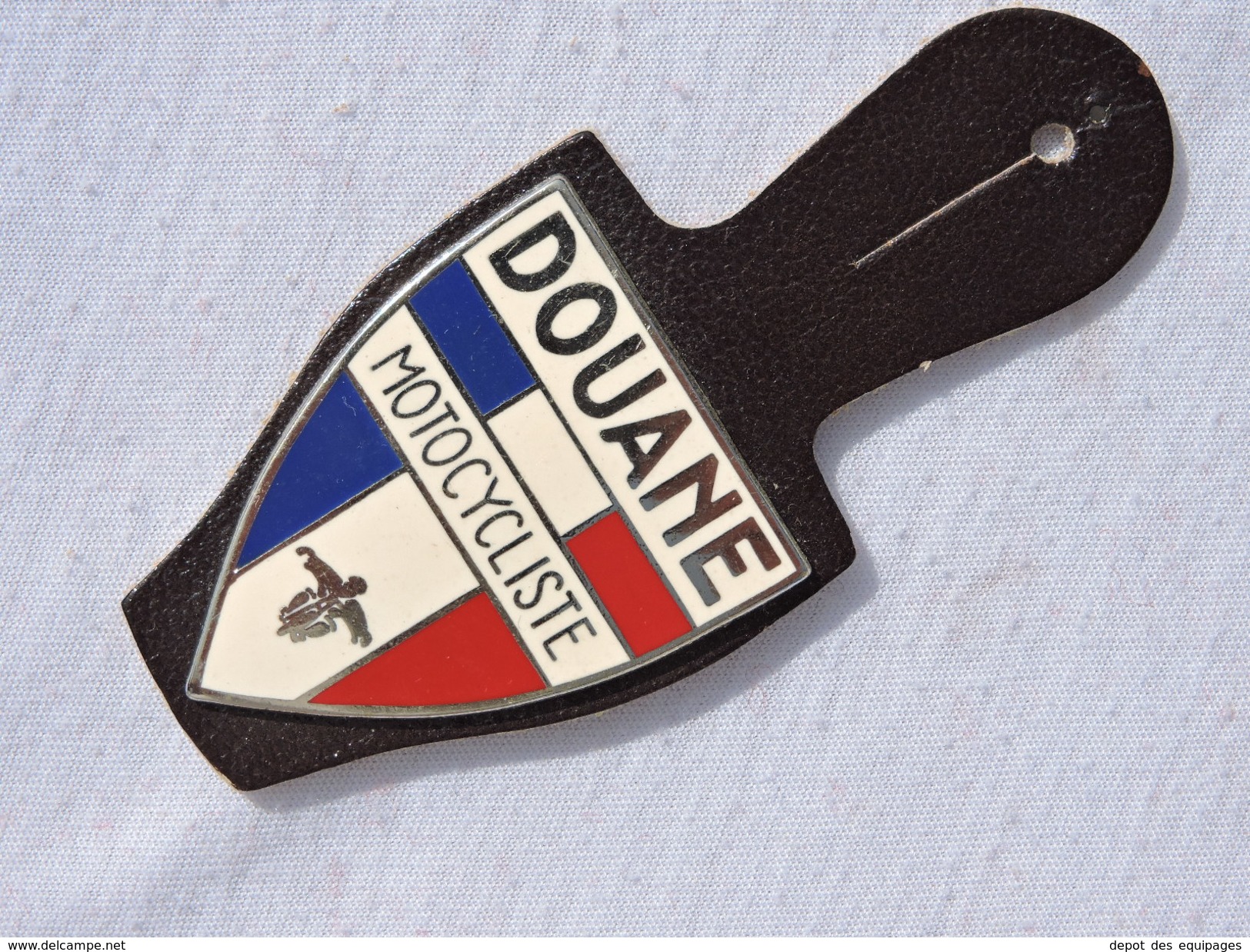 RARE ANCIEN INSIGNE DOUANE : MOTOCYCLISTE - Police & Gendarmerie