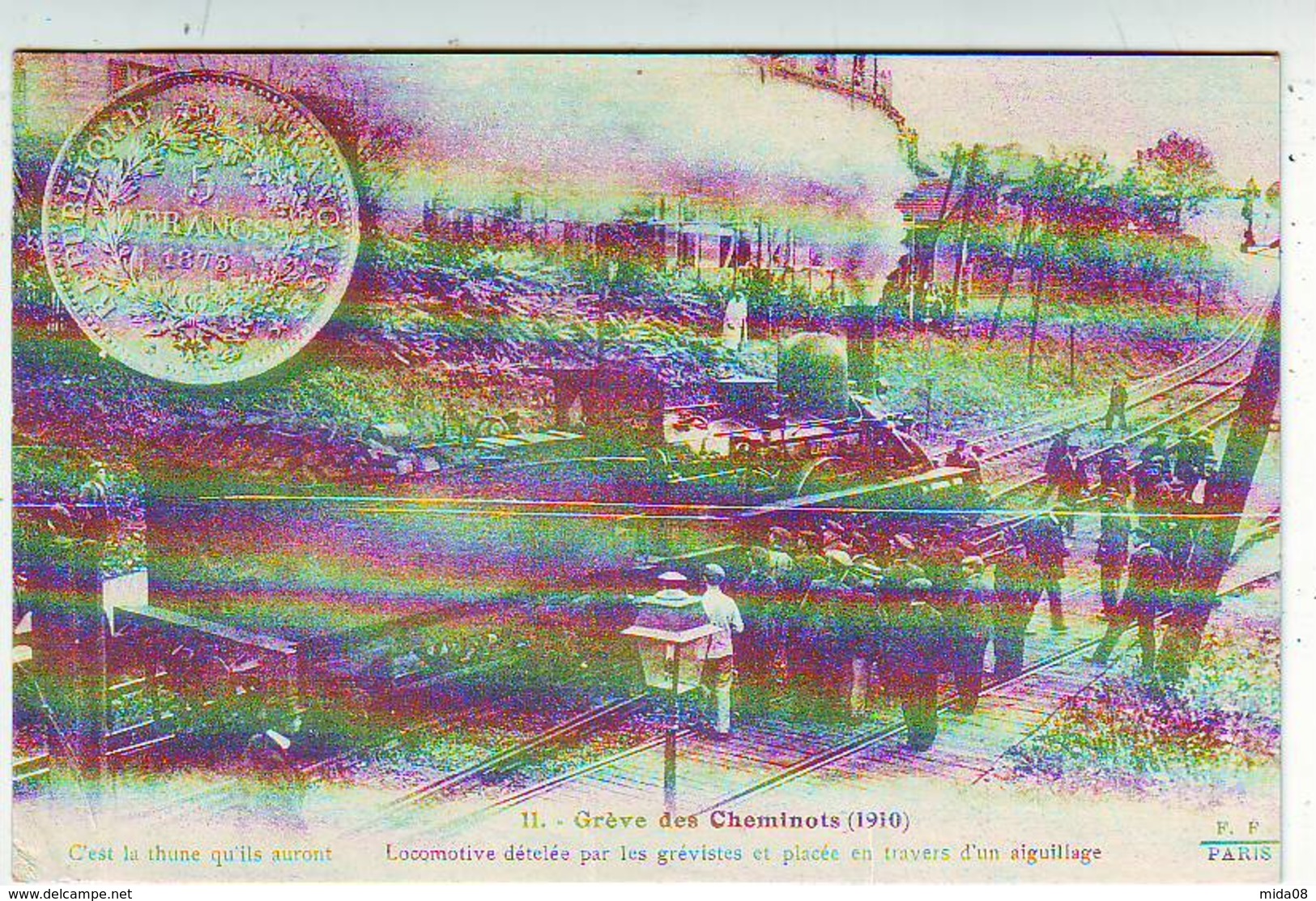 GREVE DES CHEMINOTS 1910 . LOCOMOTIVE DETELE PAR LES GREVISTES ET PLACEE EN TRAVERS D'UN AIGUILLAGE . REPRODUCTION - Grèves
