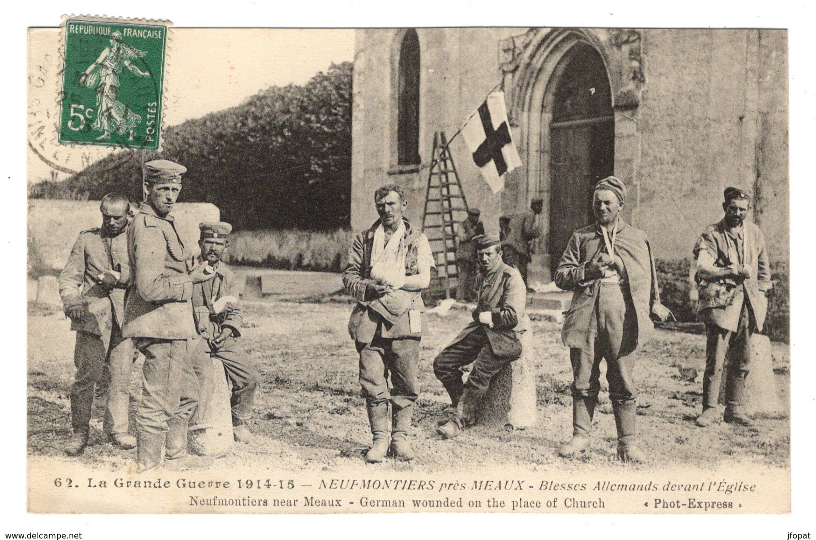 MILITARIA - NEUFMONTIERS Près Meaux, Blessés Allemands Devant L'Eglise - War 1914-18