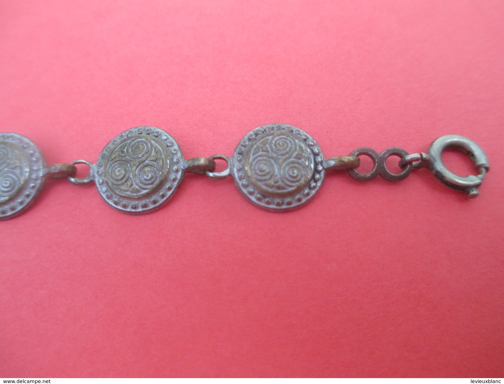 Petit Bracelet à 9 Médaillons / Dessins Arabesque / Début   XXéme Siécle     BIJ63 - Bracelets