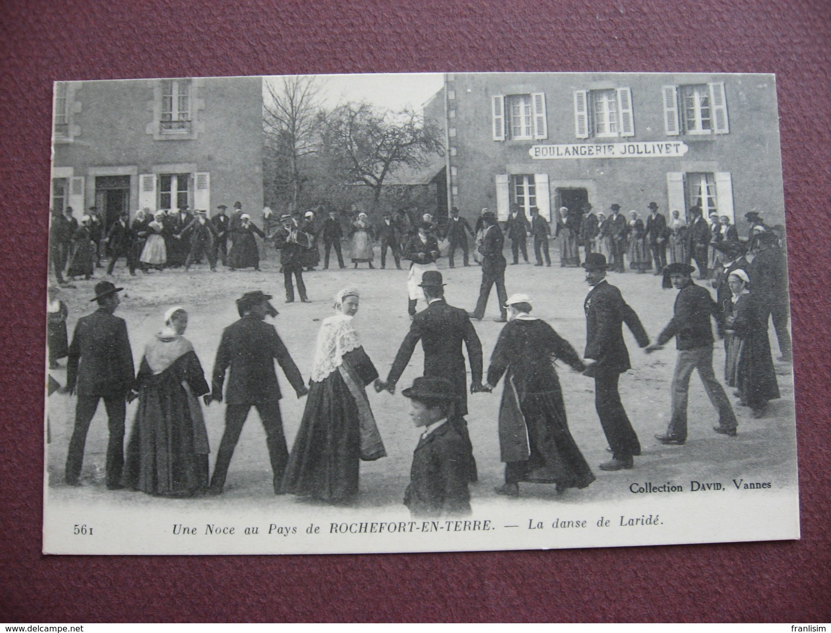 CPA 56 ROCHEFORT EN TERRE Noce Danse De Laridé Vers Boulangerie ANIMEE Canton QUESTEMBERT COSTUMES TRADITIONNELS BRETONS - Rochefort En Terre