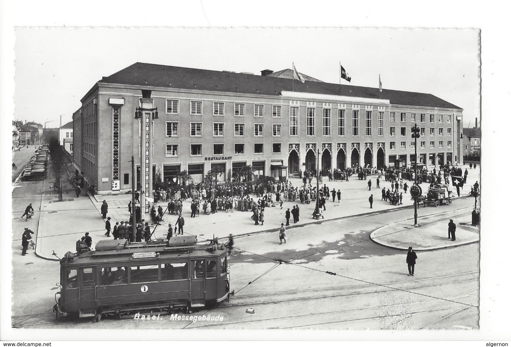 17482 - Basel Messegebäude Bâle Foire Suisse D'échantillons Tram - Basel