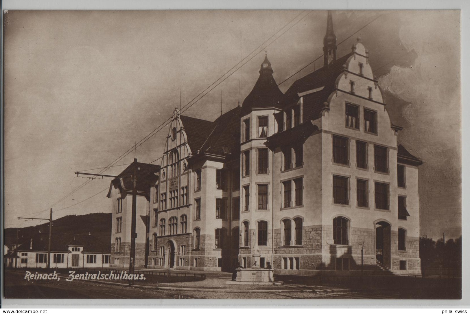 Reinach Aargau - Zentralschulhaus - Photo: Guggenheim - Reinach