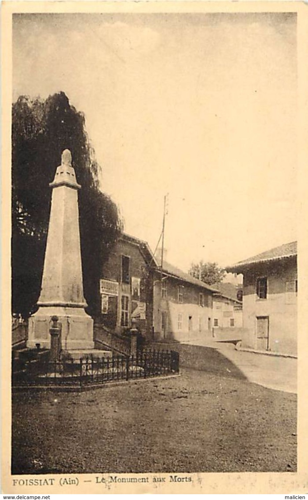 - Depts Div.-ref-RR321- Ain - Foissiat - Monument Aux Morts - Monuments Aux Morts Guerre 1914-18 - Carte Bon Etat - - Non Classés