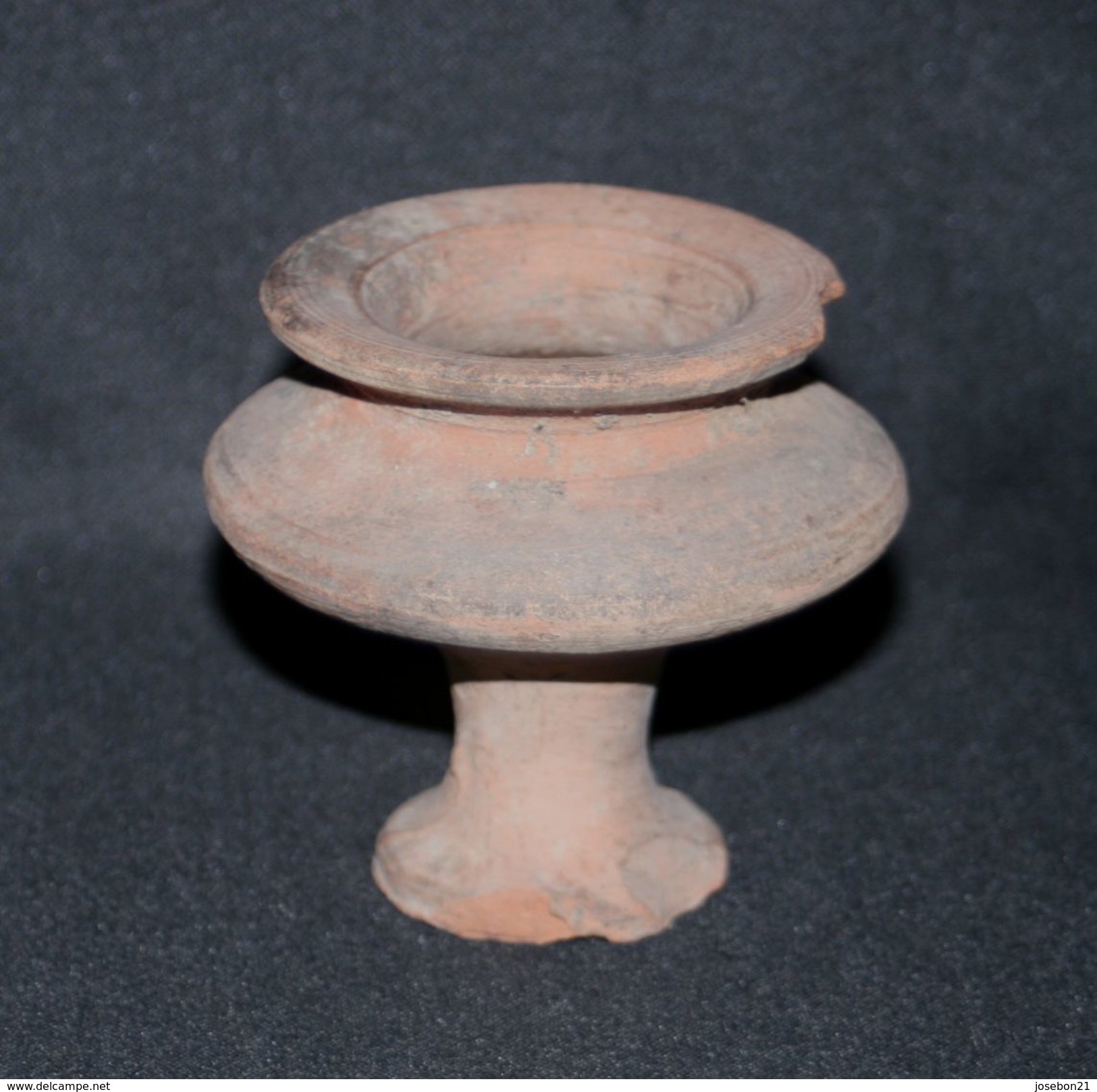 Ancien Petit Pot à Pied D'ouche Gallo-romain Jura Archéologie I Er III ème - Archaeology