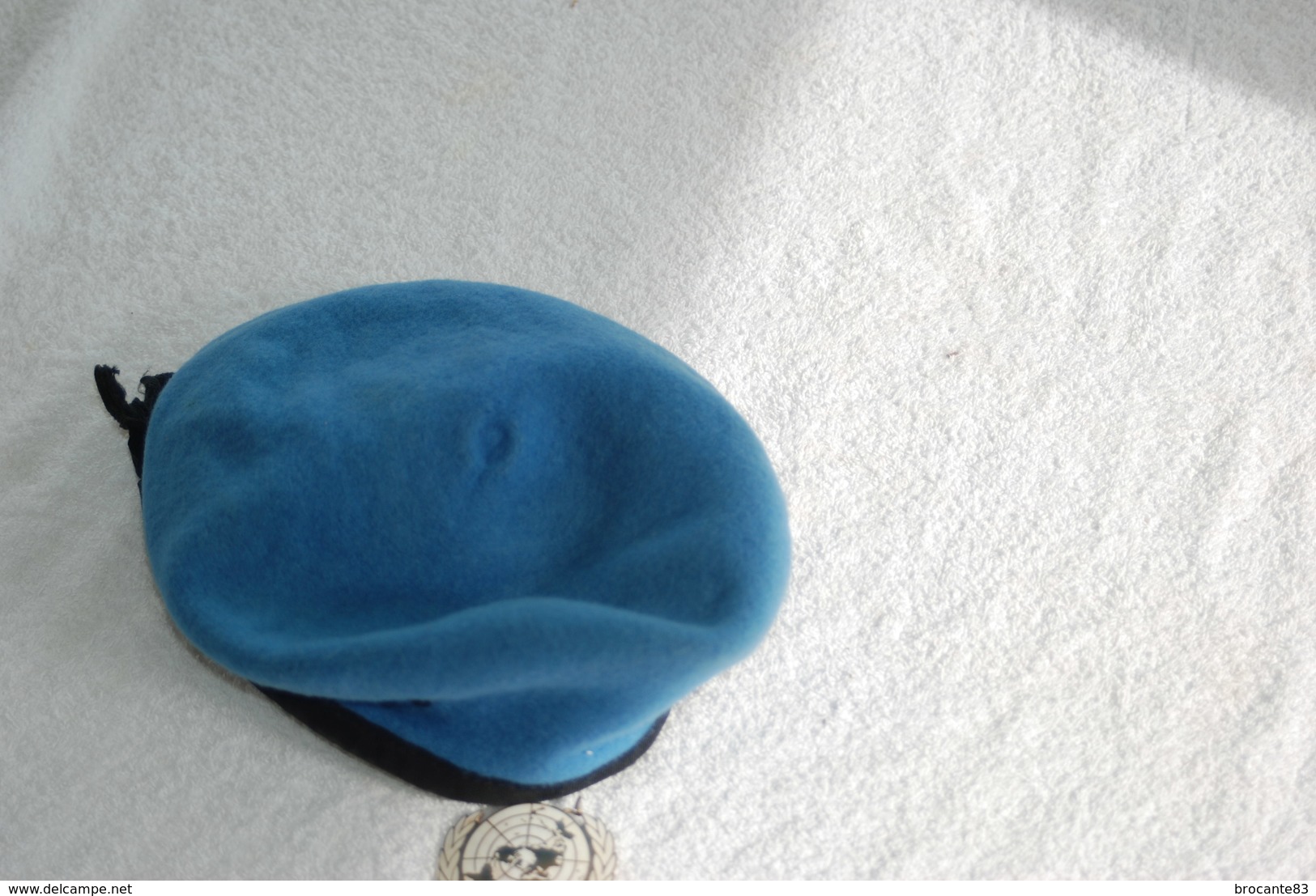 BERET BLEU DES NATIONS UNIS AVEC PUCELLE - Copricapi