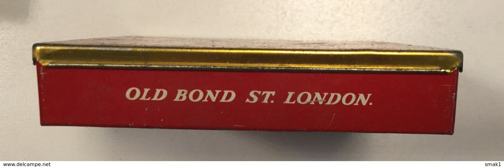 EMPTY  TOBACCO  BOX    TIN     BENSON AND HEDGES  SUPER VIRGINIA CIGARETTE  OLD BOND ST. LONDON - Empty Tobacco Boxes