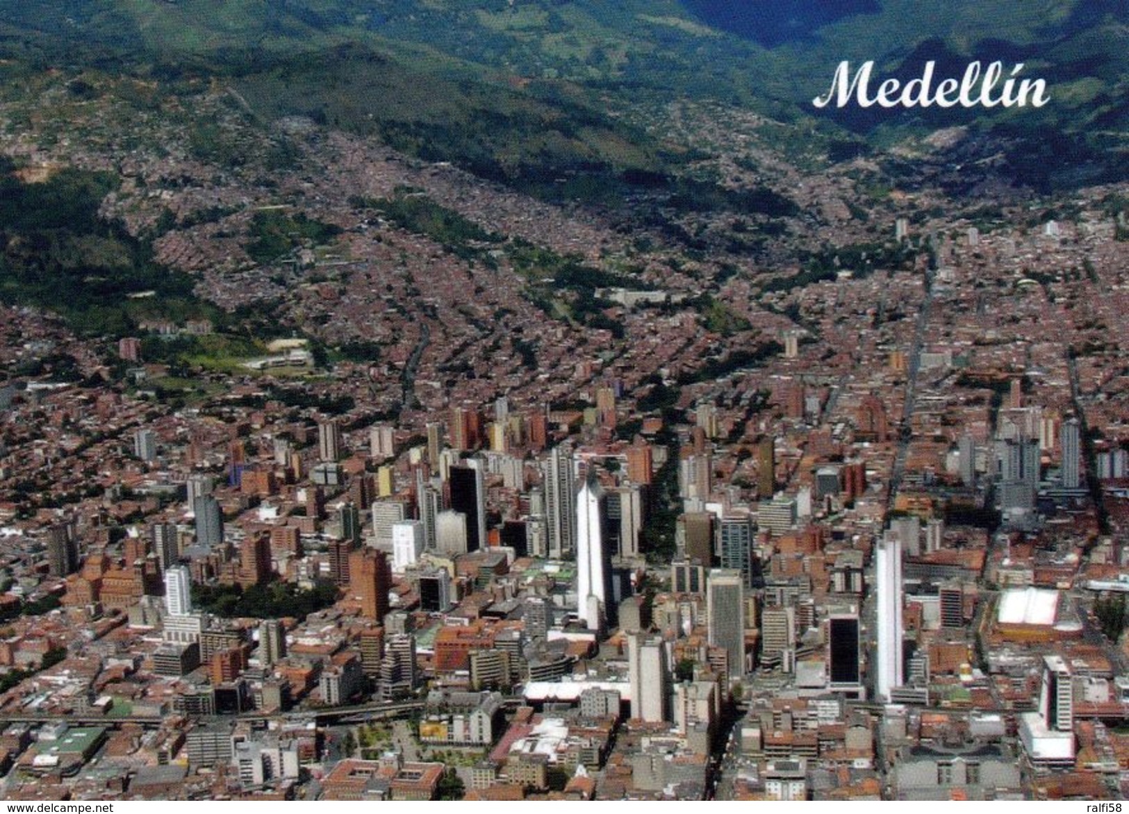 1 AK Kolumbien * Blick Auf Die Stadt Medellín - Hauptstadt Des Departamento Antioquia - Luftbildaufnahme * - Kolumbien