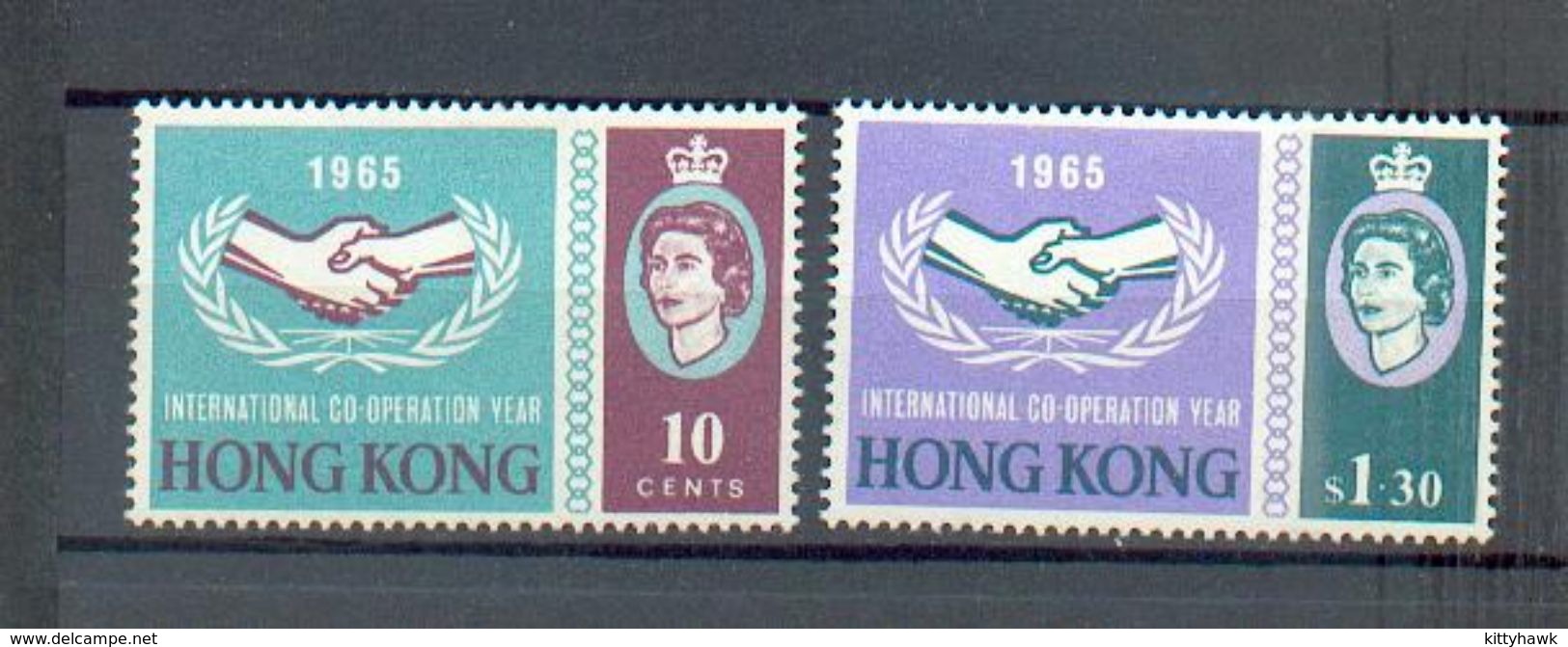 HK 33 - YT 214-215 * Charnière Complète - Unused Stamps