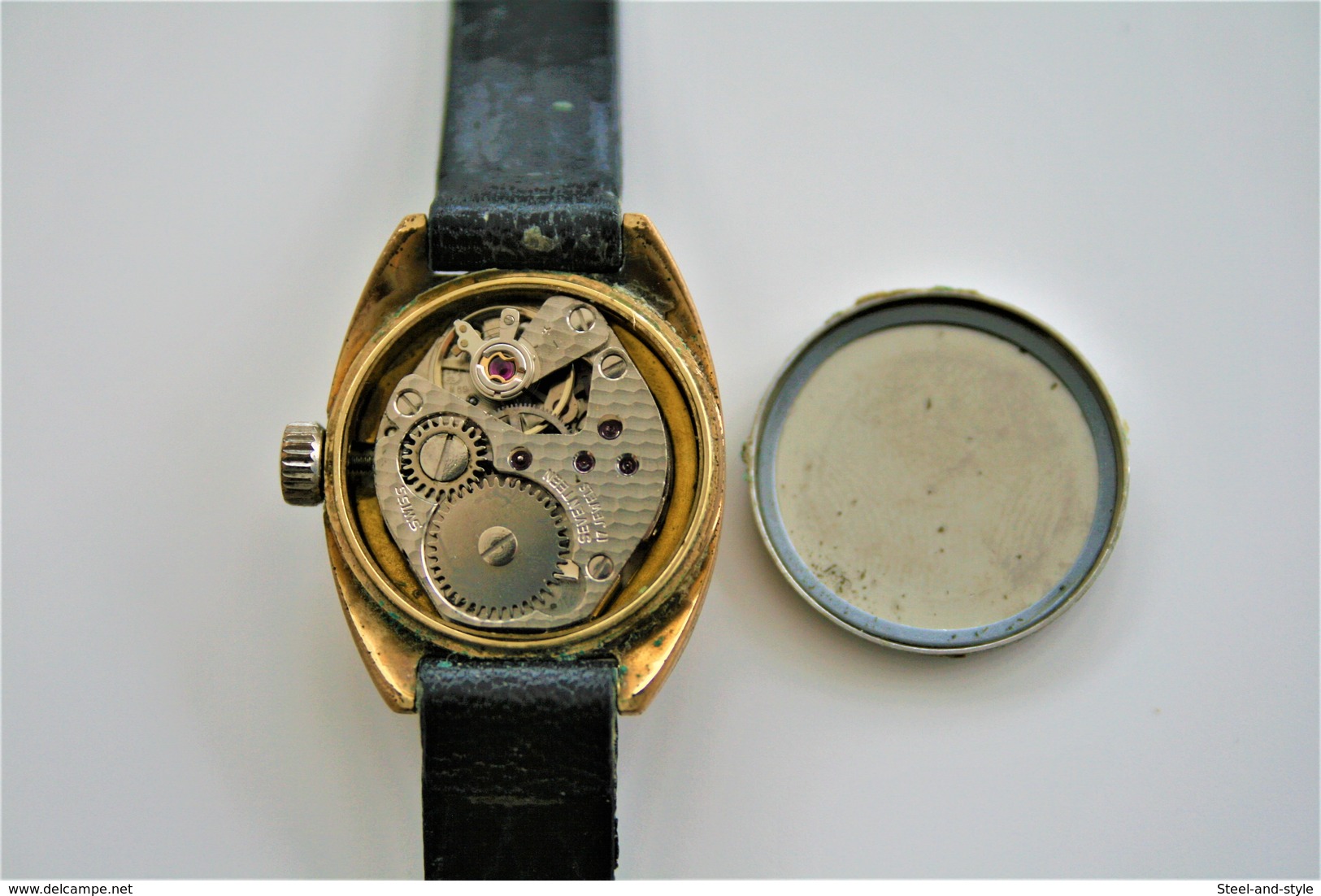 watches : RODANIA VINTAGE  HAND WIND 17 JEWELS/RUBIS -  nr. : 8883 - original  - running - excelent condition